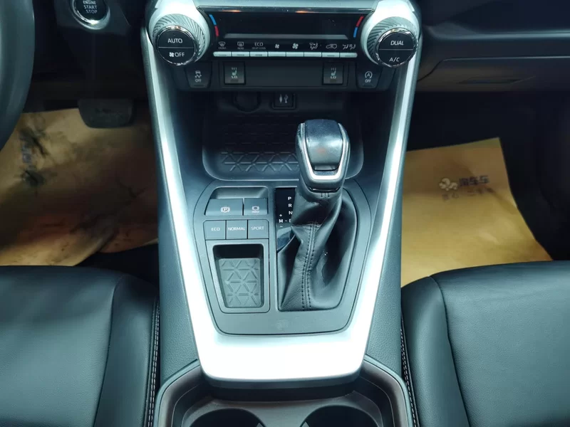 Toyota RAV4 2021 #16 Toyota RAV4 2021 car image #16