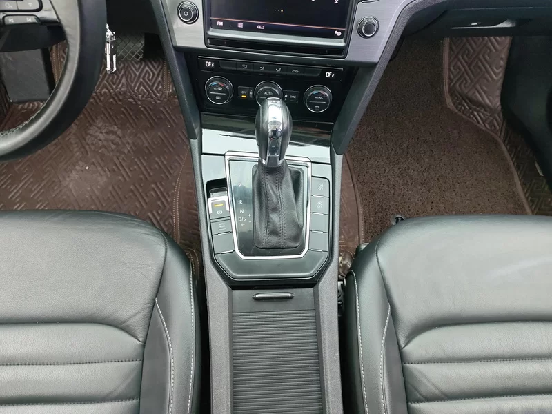 Volkswagen Lamando 2019 car image #16