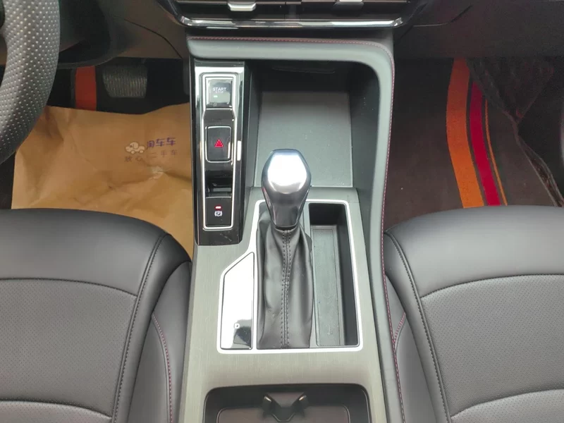 Roewe i5 2023 car image #16