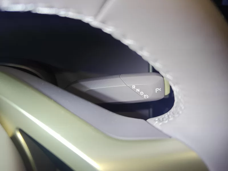 Avatr 06 2025 car image #16