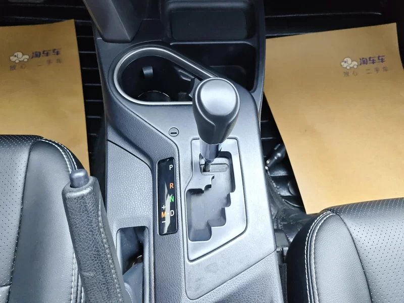 Toyota RAV4 2017 car image #16