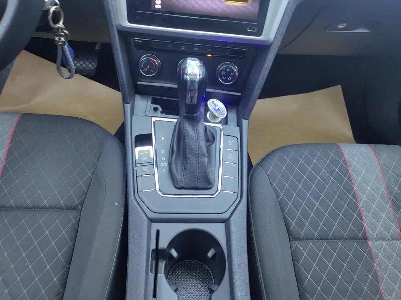 Volkswagen Lamando 2021 immagine di auto #16