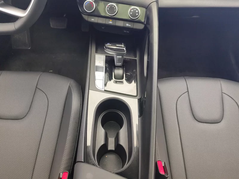 Hyundai Elantra 2023 car image #16