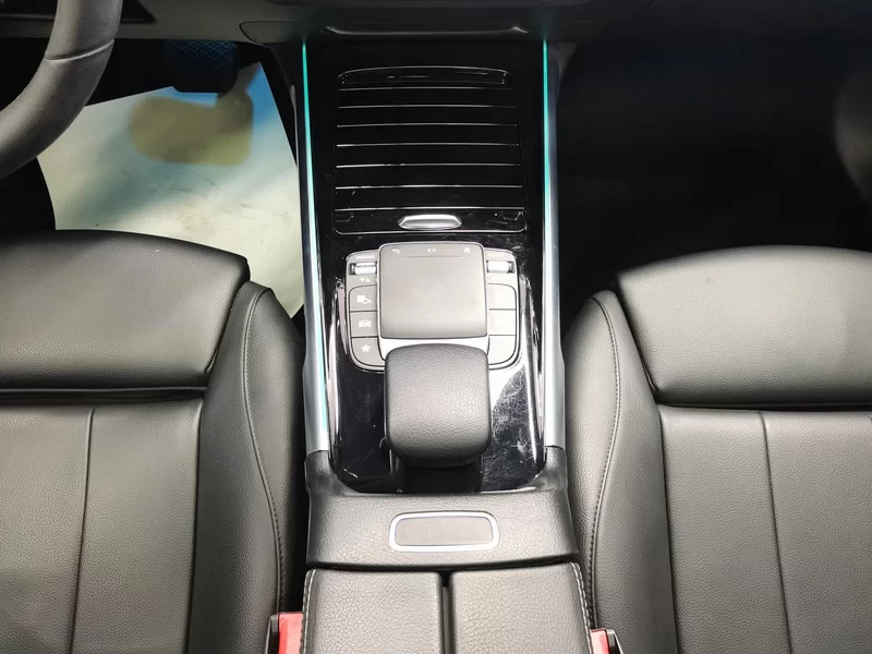 Mercedes-Benz GLB Class 2022 immagine di auto #16