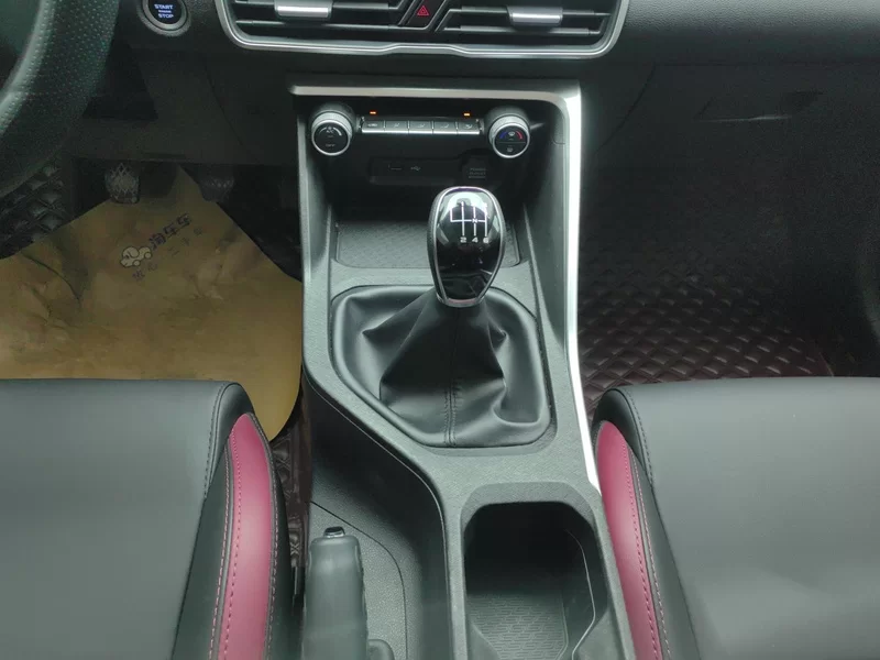 GEELY Coolray 2021 #16 GEELY Coolray 2021 car image #16