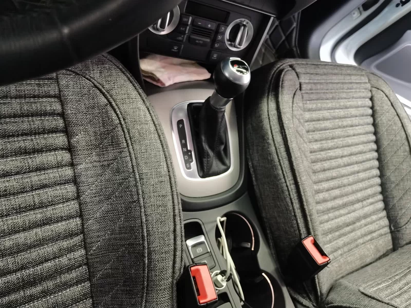 Audi Q3 2016 car image #16