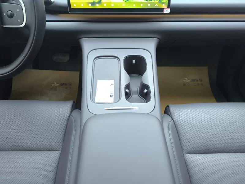 零跑汽车 零跑C16 2025 汽车图片 #16