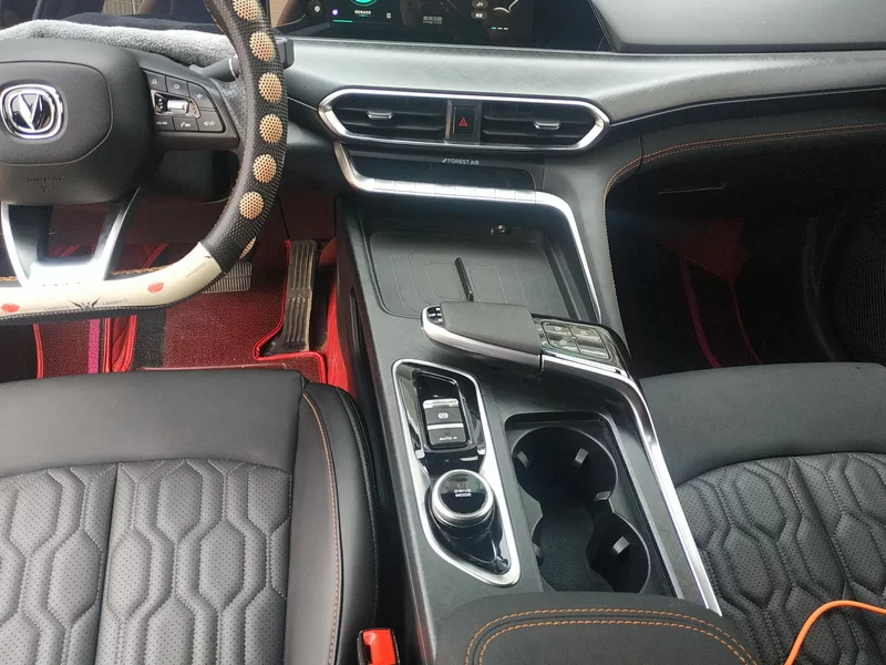 Changan UNI-T 2022 صورة سيارة #16