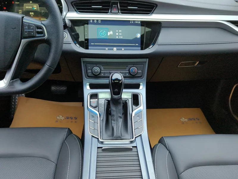 GEELY Emgrand 2019 car image #16