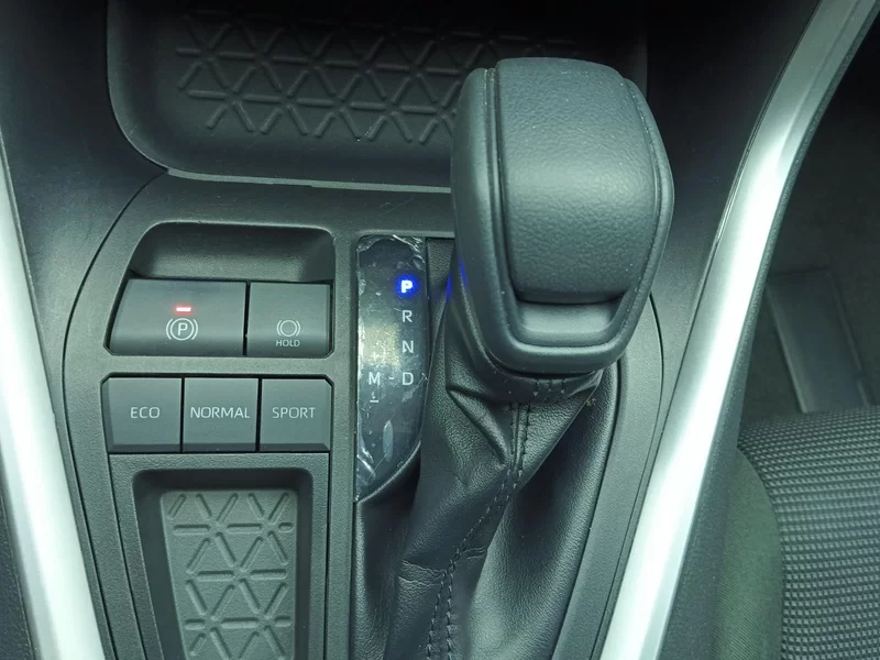 Toyota RAV4 2024 imagen de coche #16