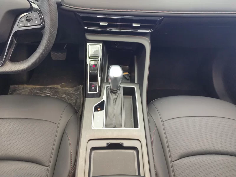 Roewe i5 2025 imagem de carro #16