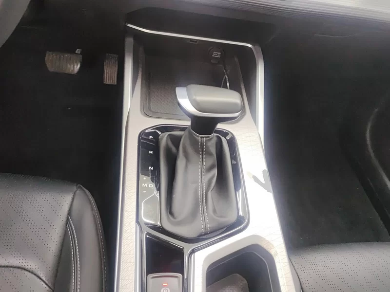 GEELY 2023 car image #16