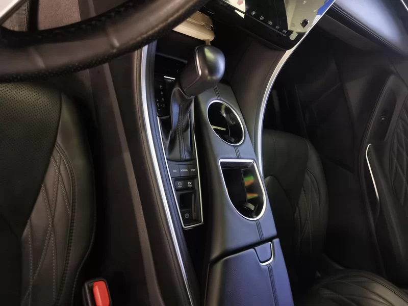 Toyota Avalon 2023 car image #16