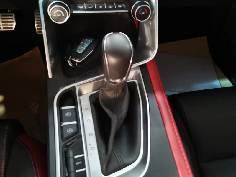GEELY Binray 2022 immagine di auto #16