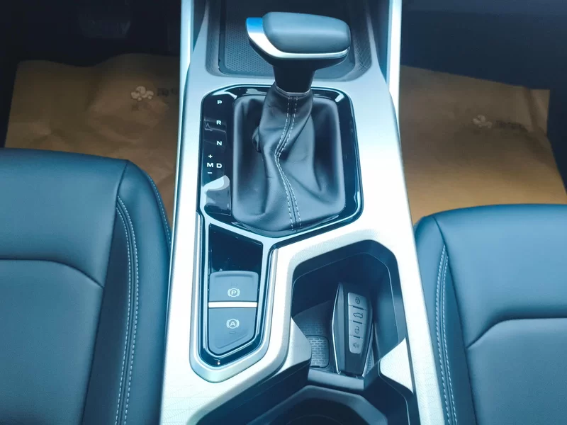 GEELY Emgrand 2025 car image #16