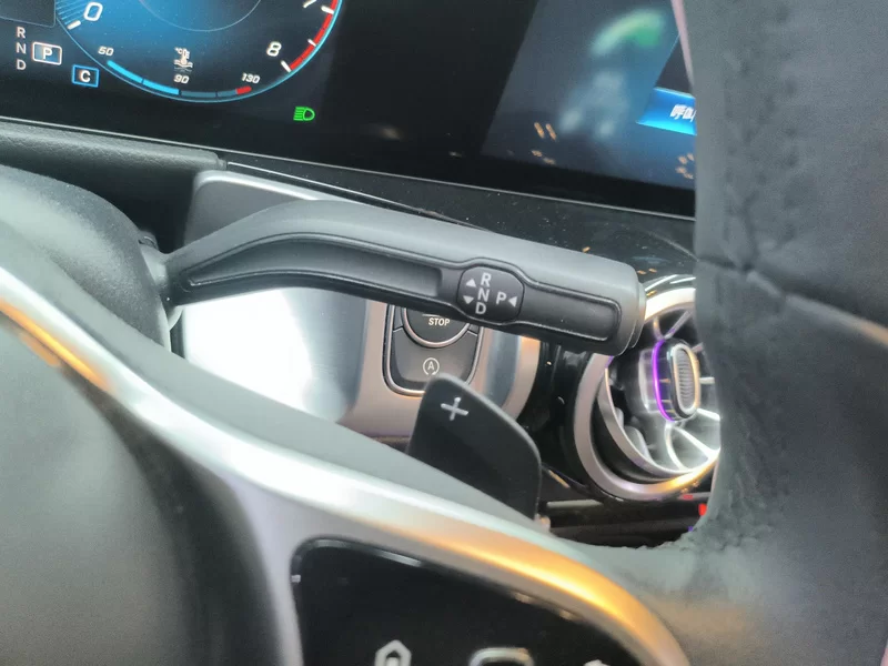 Mercedes-Benz GLB Class 2022 car image #16