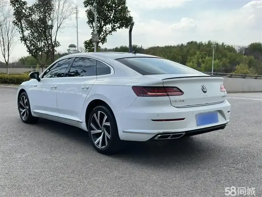 Volkswagen e-up! 2020 immagine di auto #16