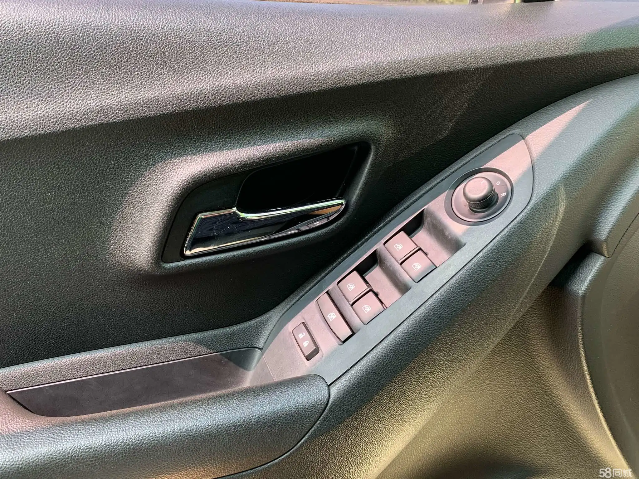 Chevrolet Tracker 2015 #16 Chevrolet Tracker 2015 car image #16