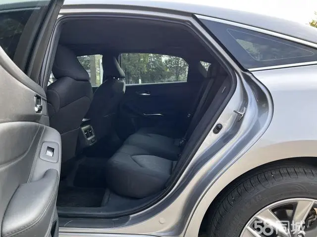 Toyota Avalon 2020 car image #16