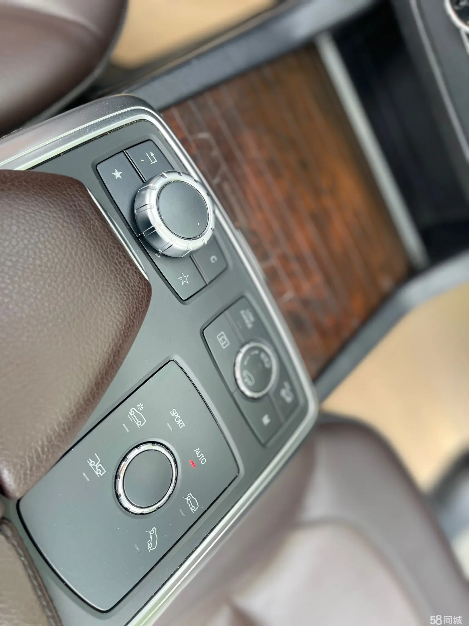 Mercedes-Benz M Class 2014 car image #16