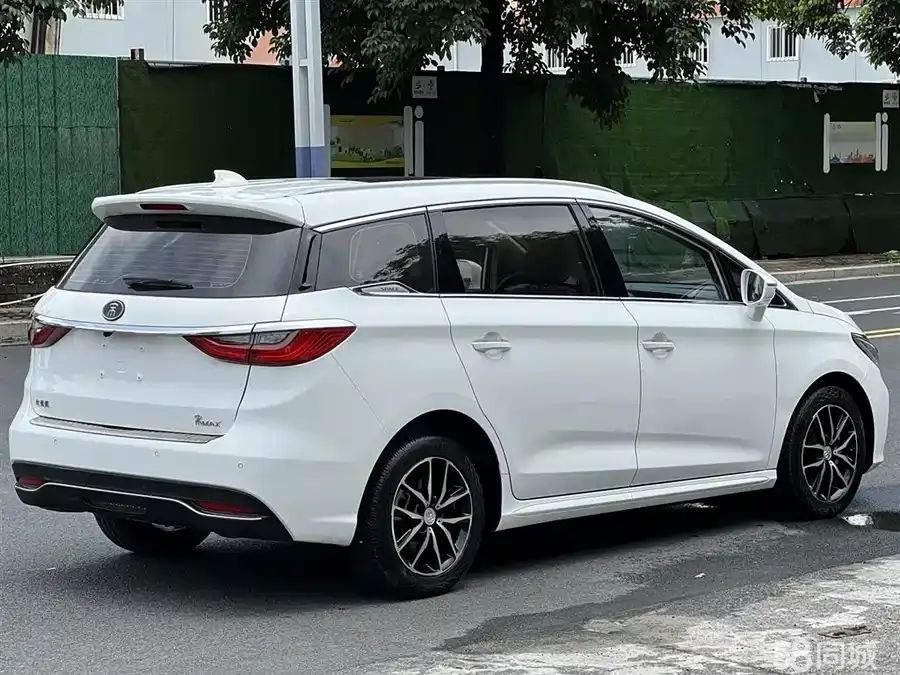 BYD Song MAX 2017 immagine di auto #16