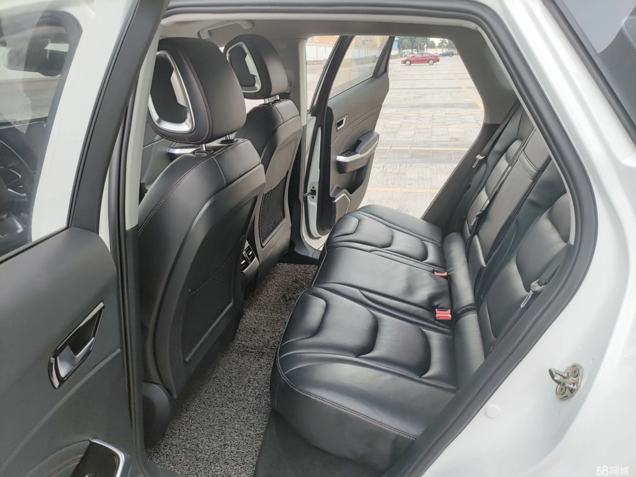 HongQi E-HS3 2019 car image #16