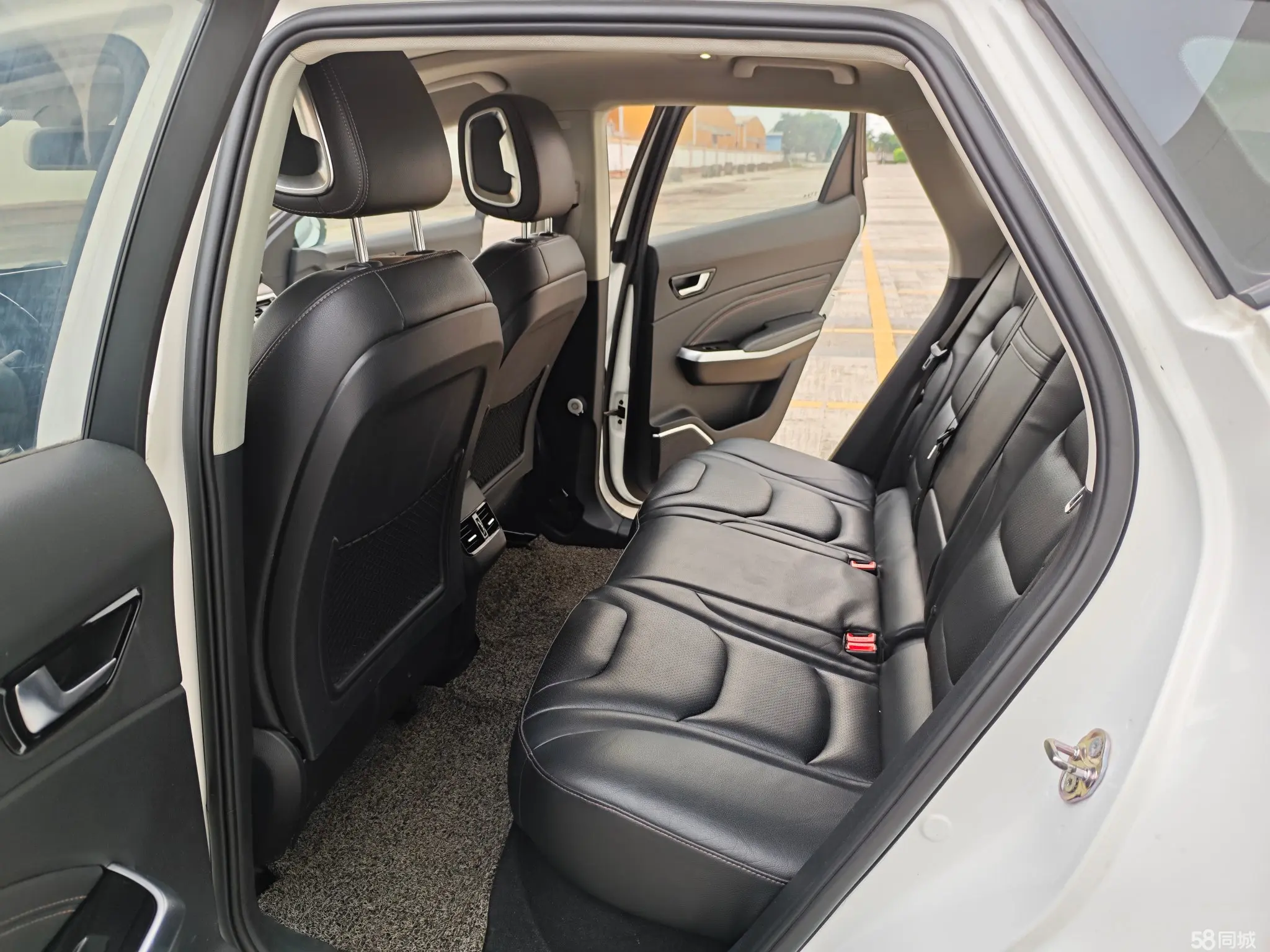 HongQi E-HS3 2019 immagine di auto #16