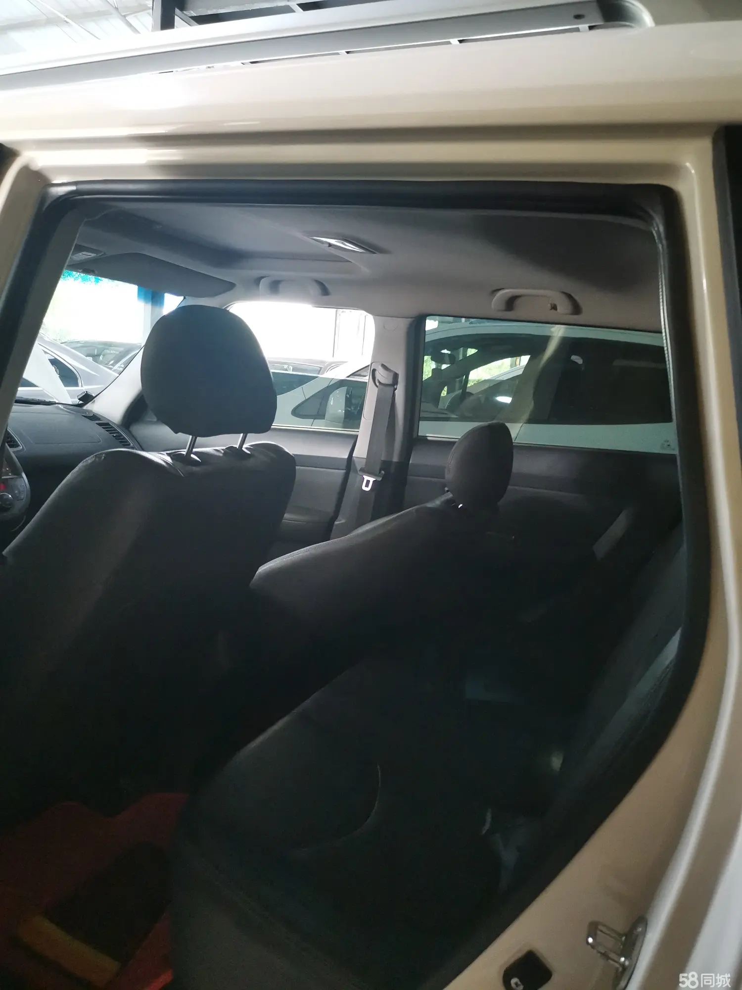 起亚 秀尔 2016 汽车图片 #16