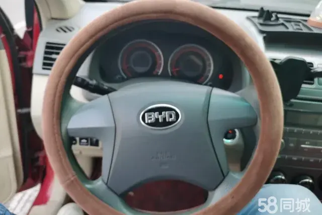 BYD L3 2013 car image #16