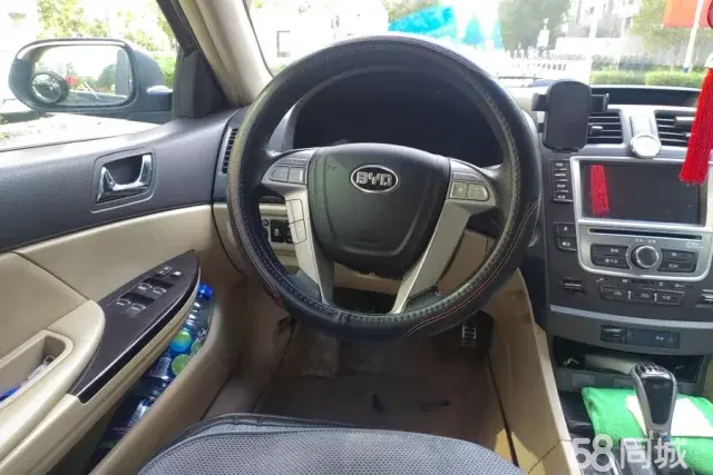 BYD G6 2013 imagem de carro #16