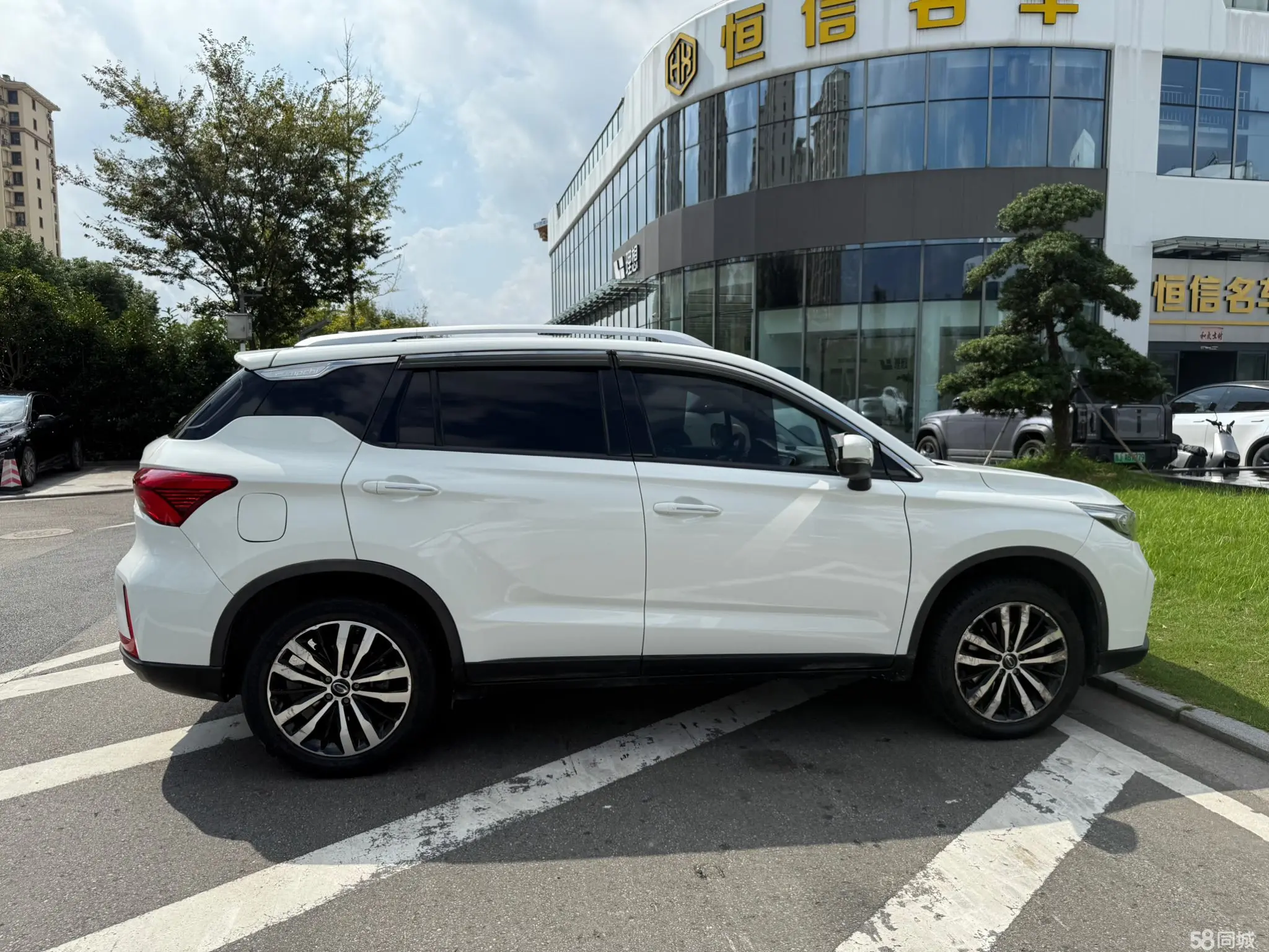 GAC Trumpchi GS4 New Energy 2019 car image #16