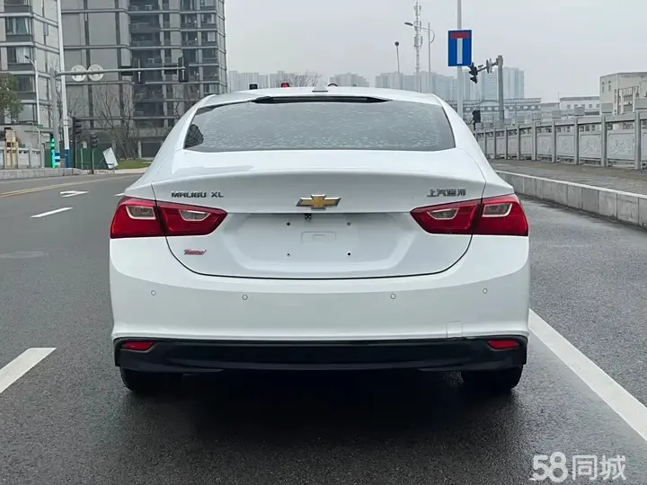 Chevrolet Malibu XL 2015 immagine di auto #16