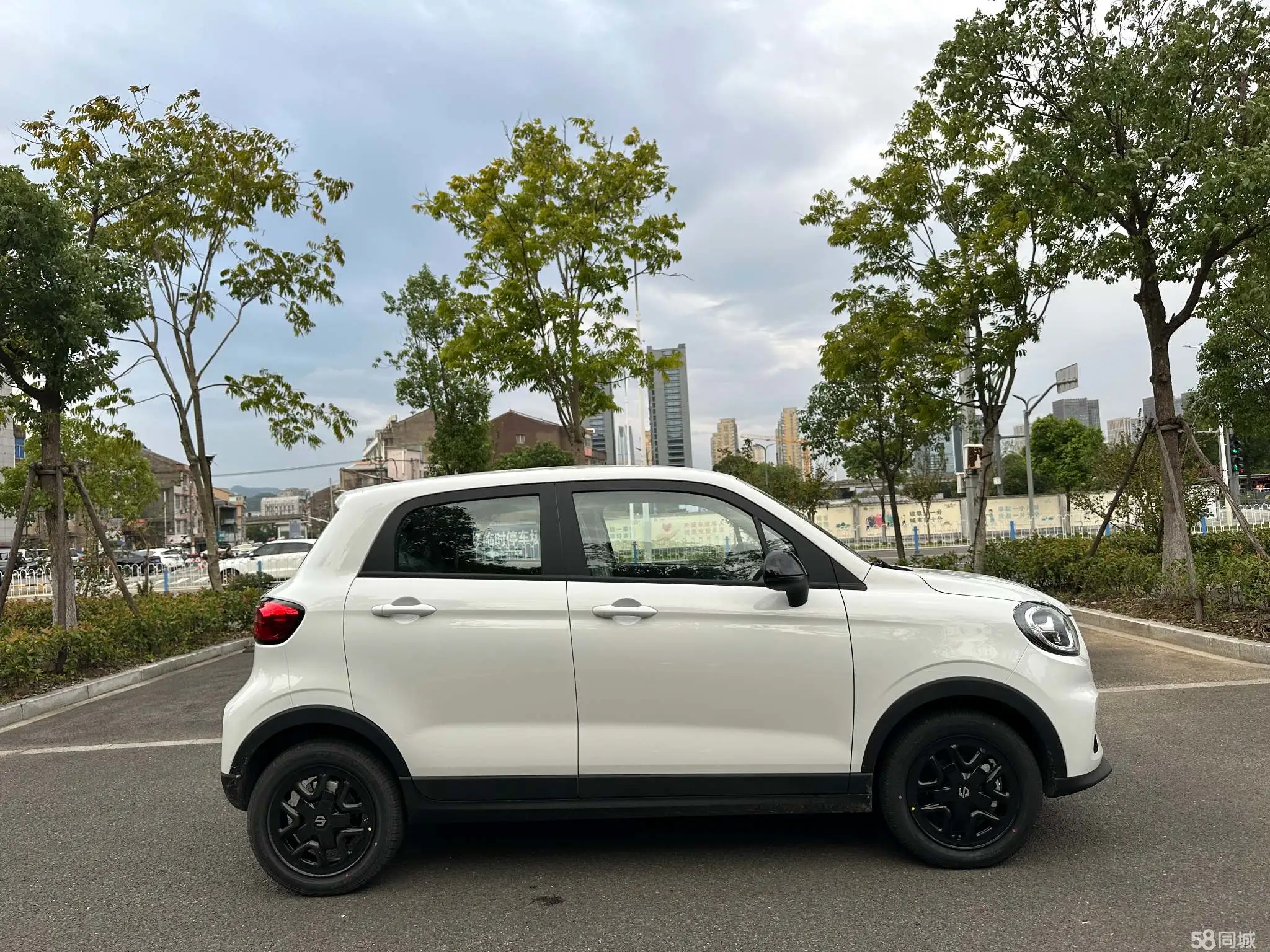 零跑汽车 零跑T03 2025 汽车图片 #16