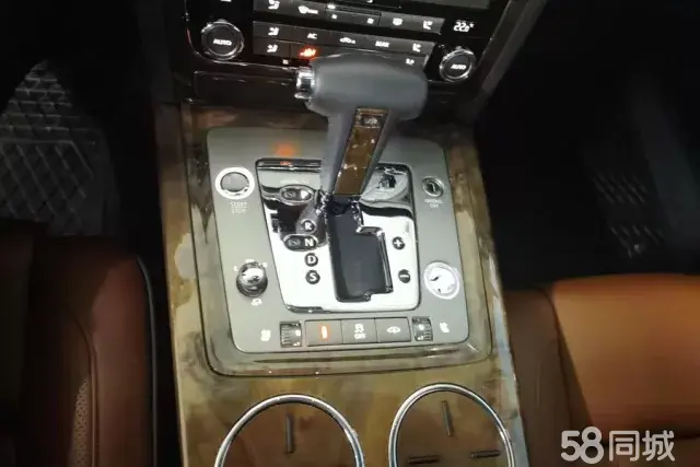 Volkswagen Pheaton 2012 immagine di auto #16