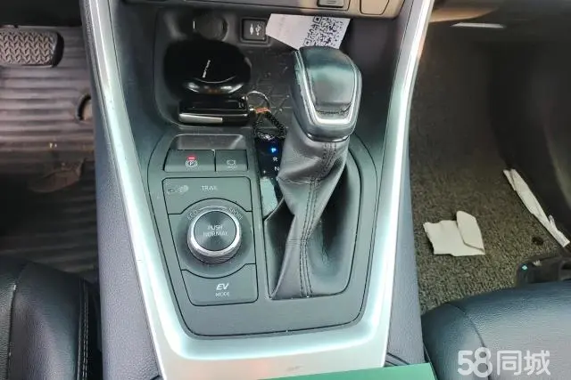 Toyota RAV4 2021 car image #16