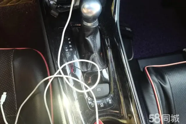 Toyota C-HR 2019 immagine di auto #16