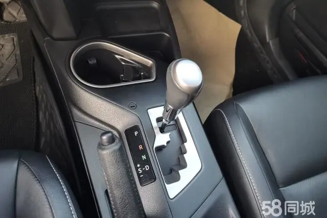 Toyota RAV4 2018 #16 Toyota RAV4 2018 car image #16