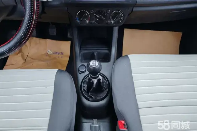 Suzuki Swift 2017 car image #16