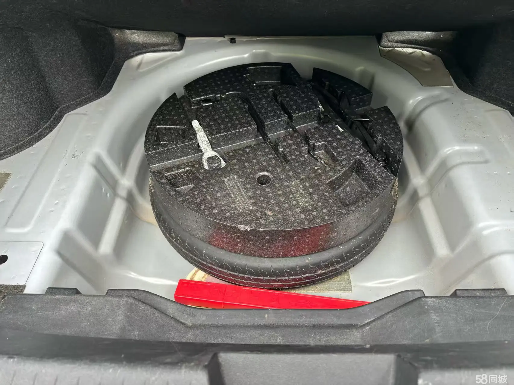 MG GT 2017 car image #16