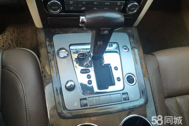 Volkswagen Pheaton 2012 immagine di auto #16