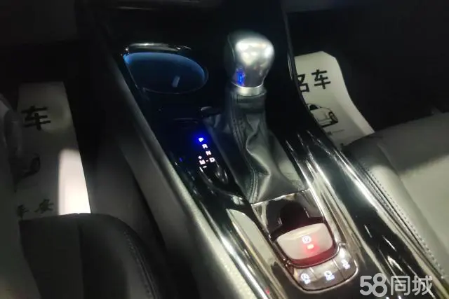 Toyota C-HR 2020 immagine di auto #16