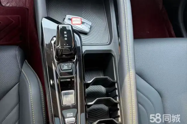 GEELY Coolray 2025 car image #16