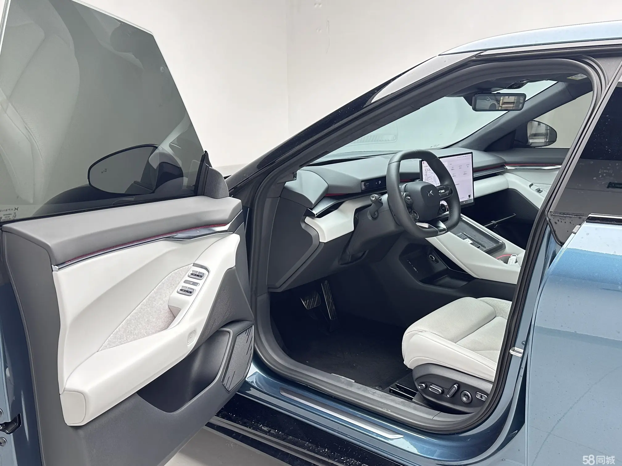Xpeng P7 2025 изображение автомобиля #16