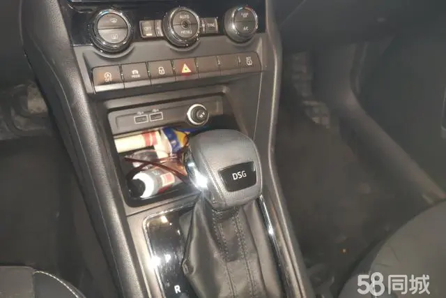 Skoda Karoq 2018 car image #16