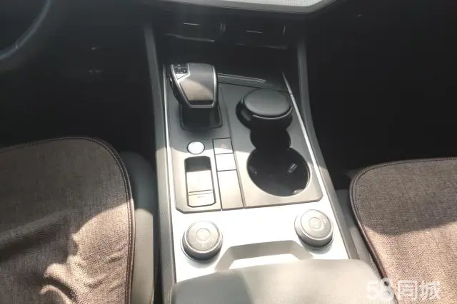 Volkswagen Touareg 2020 car image #16