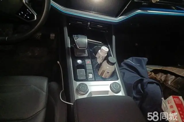 Volkswagen Touareg 2023 immagine di auto #16