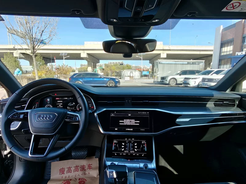 Audi A6L e-tron 2023 immagine di auto #16