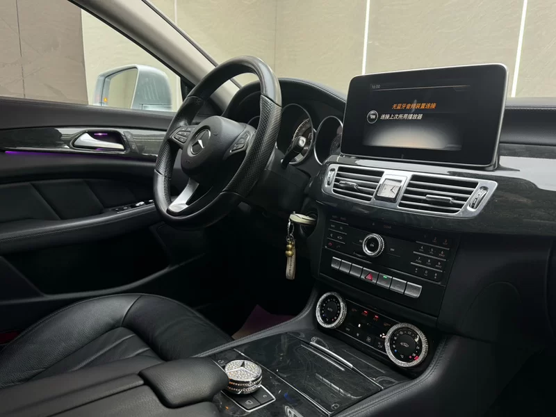 Mercedes-Benz CLS Class 2016 car image #16