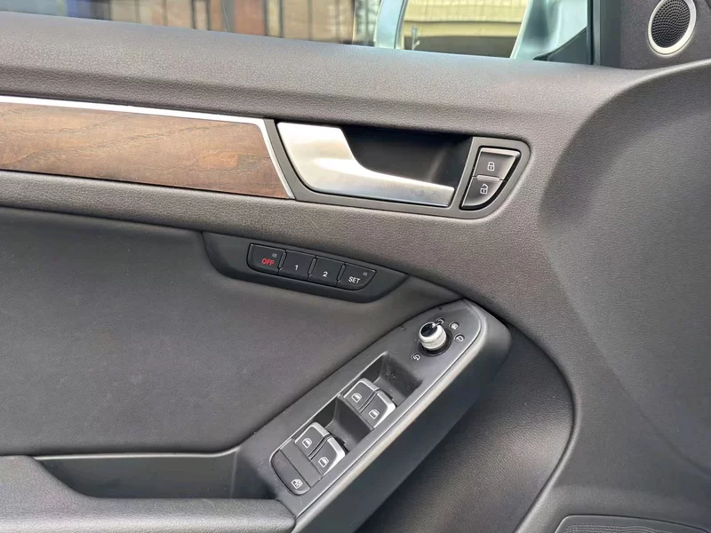 Audi S5 2012 car image #16