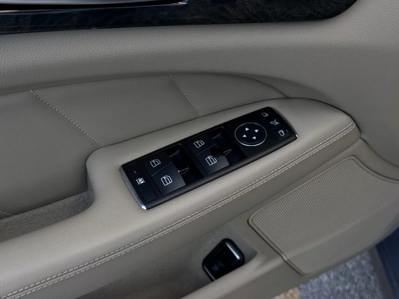 Mercedes-Benz CLS Class 2012 car image #16